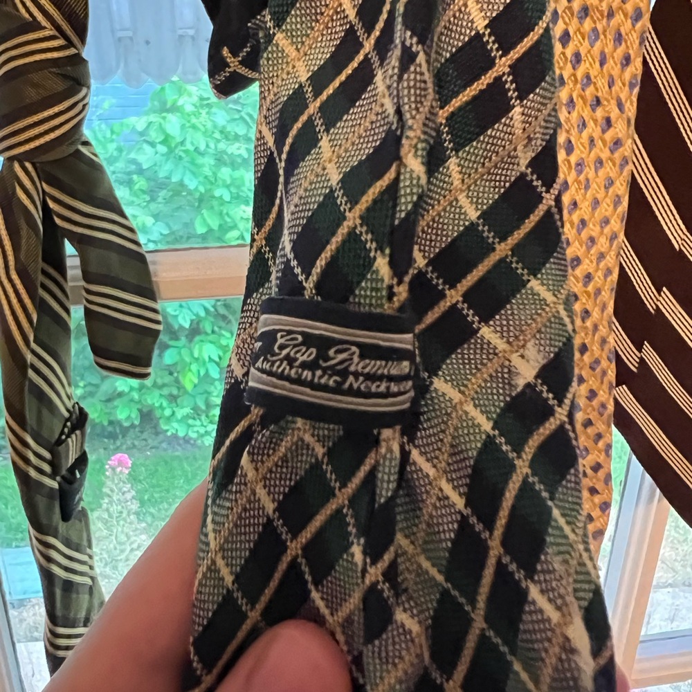 Ties! - Picture 2 of 4